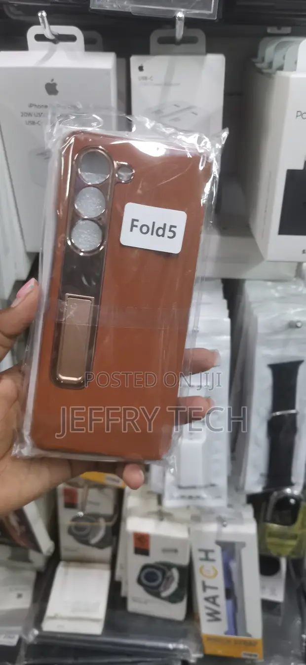 Kifaa cha Ngozi Nyeusi chenye Kickstand kwa Galaxy Z Fold 5 - 1