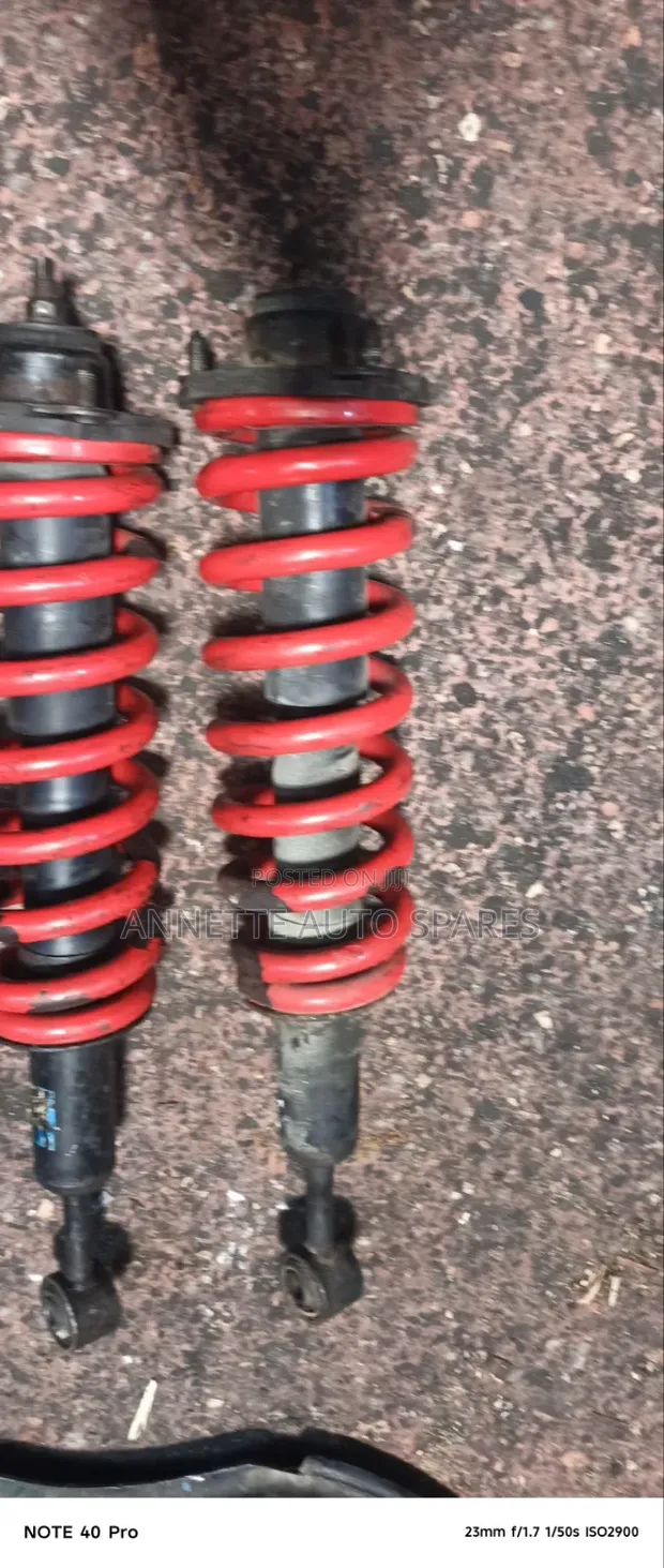Shock Absorbers za Toyota Hilux Vigo 4WD - 1