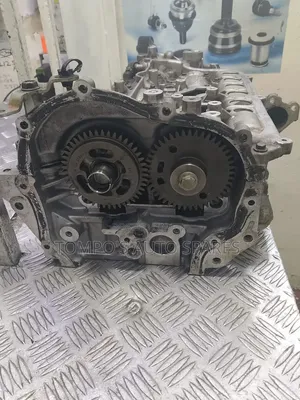 Cylinder Head ya Nissan X-Trail M9R Diesel (T31/T32)