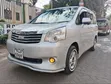 Toyota Noah 2012 Silver - 4