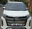 Toyota Noah 2019 White - 3