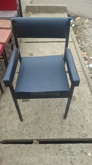 Office Executive Waiting Room & Guest Chair - Black