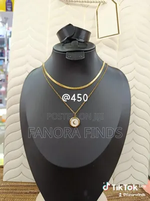 Mkufu wa Gold-Plated na Pendant ya Mviringo
