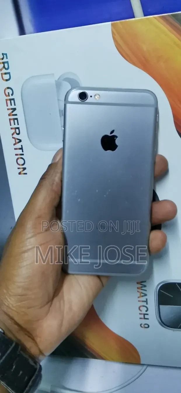 Apple iPhone 6s 128GB Gray - 1