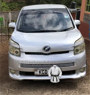 Toyota Voxy 2008 Silver
