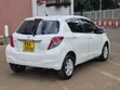 Toyota Vitz 2014 Nyeupe - 5