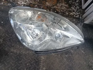 Honda CR-V RD7 Non-Xenon Headlight (Used)