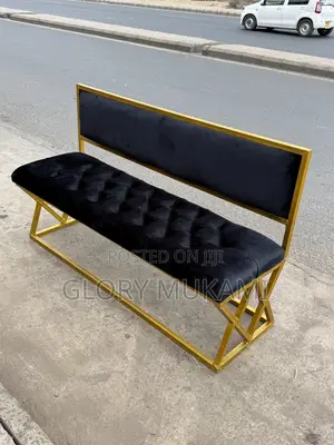Black Velvet Waiting Manicure Bench - 5ft