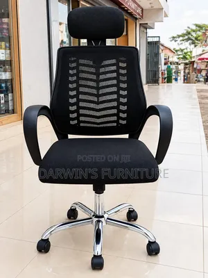 Boss Office Products Swivel Cresting Rail Chair - Nyeusi Mesh