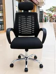 Boss Office Products Swivel Cresting Rail Chair - Nyeusi Mesh - 1