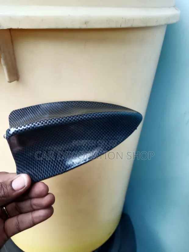 Carbon Fiber Finish Shark Fin Antenna (Nissan) - 1