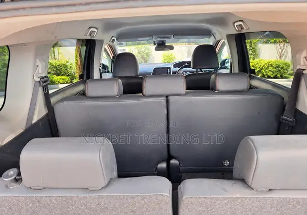 Toyota Sienta 1.5 Hybrid FWD 2018 Nyeusi - 1