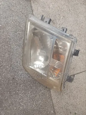 Nissan Navara 2005-2016 Headlight (Used, Ex-Japan)