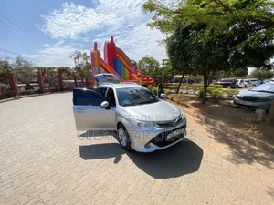 Toyota Corolla Fielder 2017 Hybrid