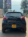 Mazda Demio 2016 Nyeusi - 3