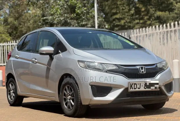 Honda Fit 2015 Silver - 1