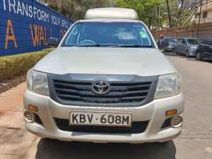 Toyota Hilux 2014 Double Cab Dhahabu