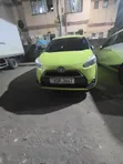 Toyota Sienta 2016 Green - 1