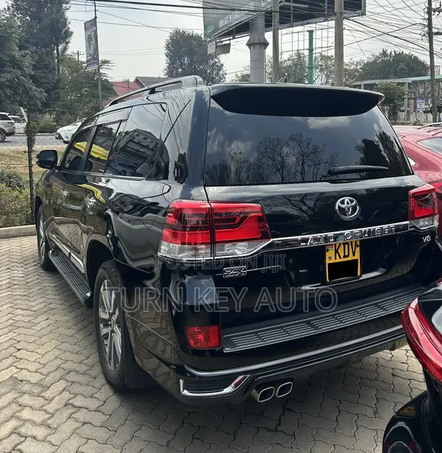 2018 Toyota Land Cruiser 4.6 V8 ZX - 1