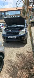 Toyota Land Cruiser Prado 2004 Nyeusi - 3