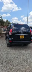 Toyota Land Cruiser Prado 2004 Nyeusi - 4