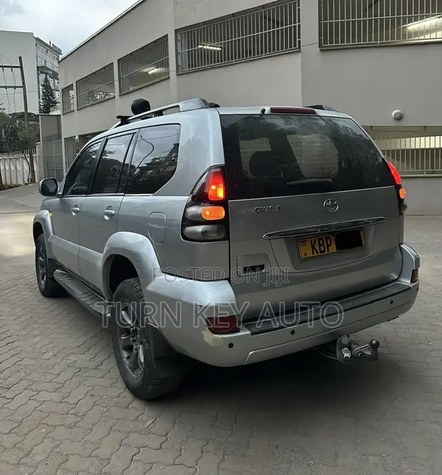 Toyota Land Cruiser Prado 3.0 D-4D 5dr 2004 Silver - 1