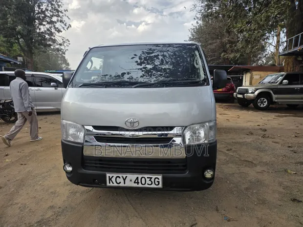 Toyota HiAce 2013 Diesel Automatic - 1