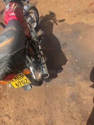 Bajaj Boxer 100 2024 Nyekundu