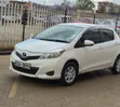 Toyota Vitz 2014 Nyeupe - 2