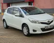 Toyota Vitz 2014 Nyeupe - 3