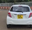 Toyota Vitz 2014 Nyeupe - 4