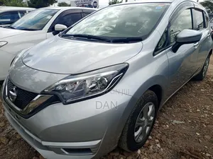 Nissan Note 2018 Nyeupe