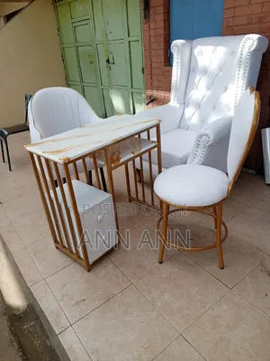 King Chair, Manicure Table & 2 Chairs - Salon Equipment