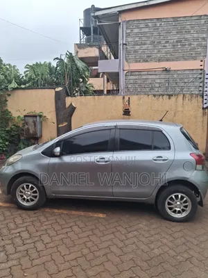 Toyota Vitz 1.3 AWD 3dr 2008 Gray
