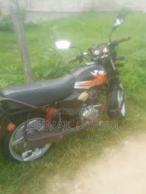 TVS HLX 125 2021 Nyeusi