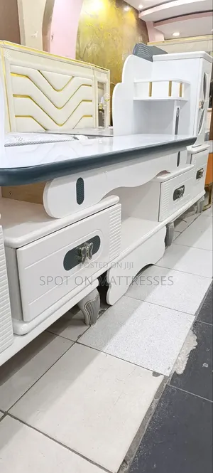 Exquisite Top-Tier TV Stand na Side Units & Butterfly Drawers