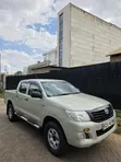 Toyota Hilux Double Cab 2016 Dhahabu - 3