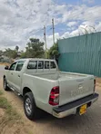 Toyota Hilux Double Cab 2016 Dhahabu - 5