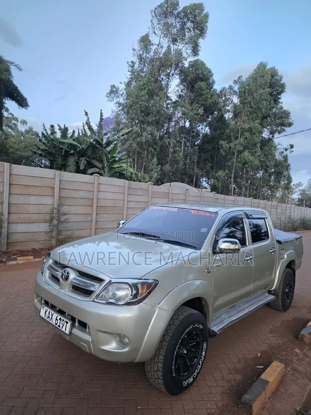 Toyota Hilux 2007 Double Cab Pickup - 1