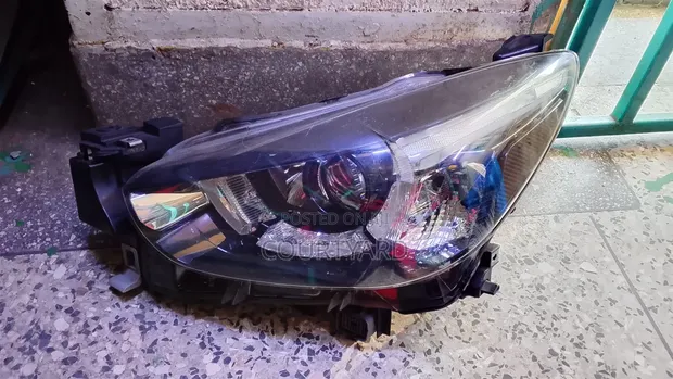 Mazda Demio 2018 Headlights (Zilizotumika) - 1