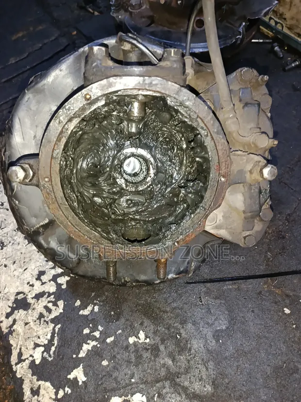 Toyota Land Cruiser 79 Series Mbele Kamili Gurudumu Hub - 1