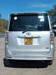 Toyota Voxy 2014 Nyeusi - 1