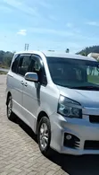 Toyota Voxy 2014 Nyeusi - 4