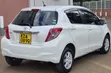 Toyota Vitz 2014 Nyeupe - 5