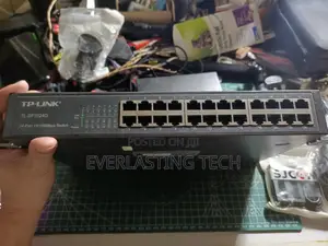 TP-Link TL-SF1024D 24-Port Rackmount Switch
