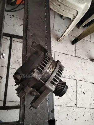 Alternator ya Toyota Mark X