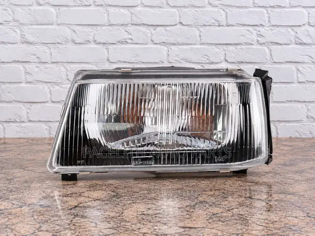 Depo Headlight kwa Mitsubishi Lancer C12a (1984-1987) - 1