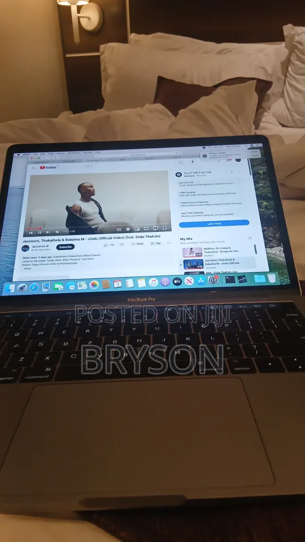 Apple MacBook Pro 2017 13" 16GB RAM 250GB SSD - 1