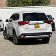 Mitsubishi Outlander 2015 Nyeupe - 2