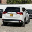 Mitsubishi Outlander 2015 Nyeupe - 4